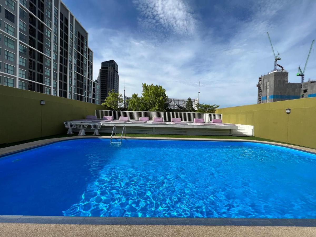 The Victory Residences Bangkok Exterior photo